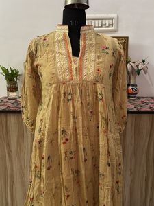 Beautiful Floral Print Kurta