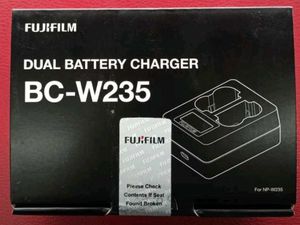 Fujifilm BC-W235 Dual Battery Charger