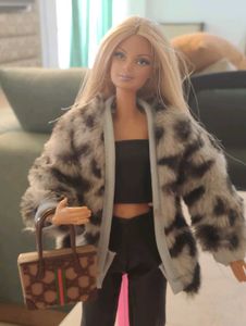 Barbie doll clothes set