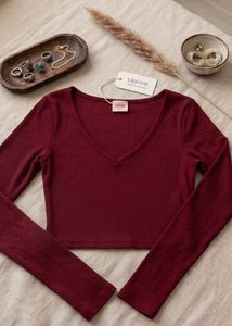 Chic Ribbed V-Neck Cropped Top