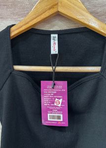 Black Square Neck Cap Sleeve Crop Top