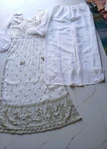 Elegant White Embroidered  nira cut Set
