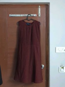 Elegant Maroon Sleeveless Dress
