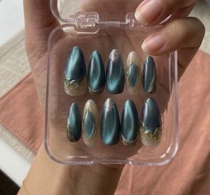 Emerald Aura Cat-Eye Press-On Nails 💚✨