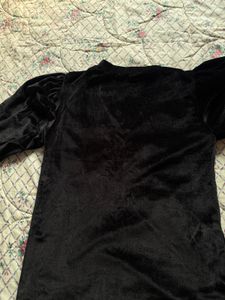 Elegant Black Velvet V-Neck Top
