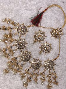145. Zaveri Pearls Kundan Set