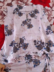 Stylish "High-low" Design Top