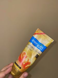 Everyuth Naturals Golden Glow Peel-Off Mask