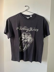 H&amp;M Rolling Stones Graphic T-Shirt (xs)