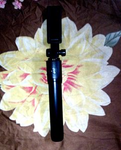 Selfie Stick R1 - New in Box!