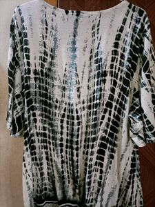 Boho-inspired Tie-Dye Tunic Top🤍