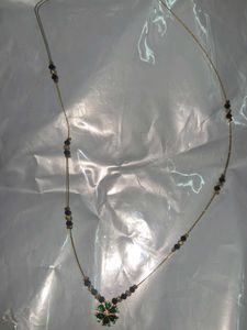 Elegant Gold Necklace with Emerald Pendant