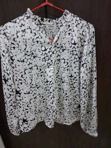Chic Black & White Print Blouse