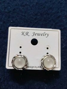 KR Jewelry Pearl Earrings