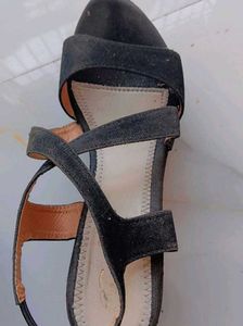 Criss cross Heel