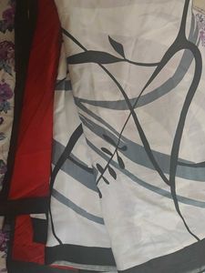Elegant Saree with Abstract Print