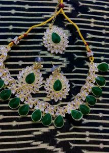 Green jewellery set....
