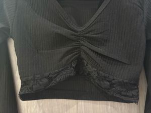 Chic Black Lace Trim Crop Top