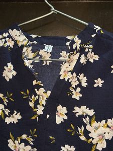 Floral Top 💙
