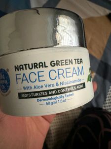 The MOMS Co Moisturizer And Night Gel