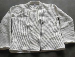Stylish Quilted Zip-Up Jacket