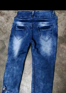 Stylish High-Waisted Blue Denim Jeans