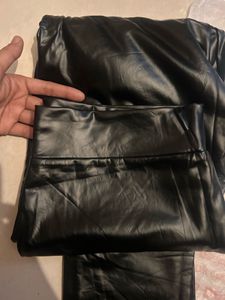 🔥Black Faux Leather- L Size🔥