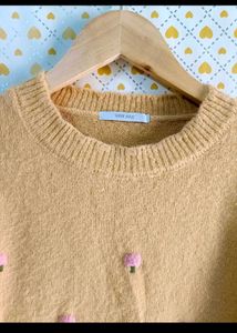 Pinterest inspired 💛 Pullover