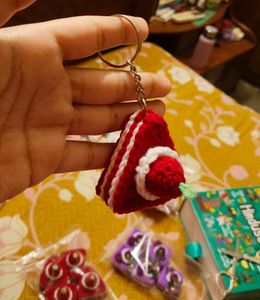 crochet red velvet pestry keychain 🍰♥️