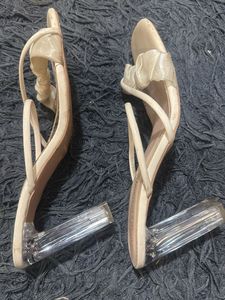 Elegant Ruched Strap Flat Sandals