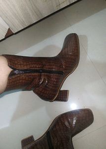 brown printed leather Hi neck boots