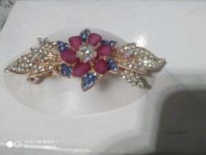 Sparkling Floral Hair Clip