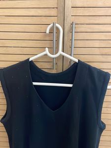 Ladies Sleeveless Kurta, With Light Mukaish Work