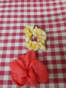 Lot of 12 Scrunchies
