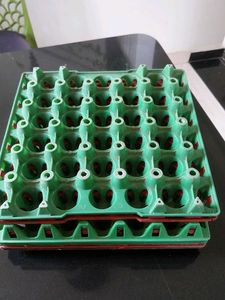 6 Stackable Egg Trays for 30 eggs