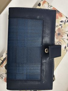 Caprese bifold wallet with zipper compartment
