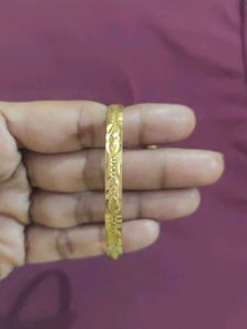 Set of 4 Golden Bangles