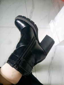 Chic Black Buckle Ankle Boots