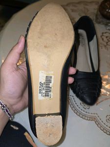 black pump heel sandals