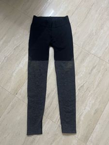 Stylish Two-Tone Leggings