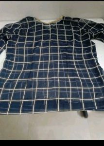 Stylish Plaid Kurta with Button Detail