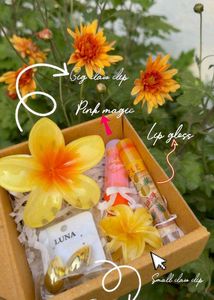 Cute Flower Hair Clips & Lip Gloss Set