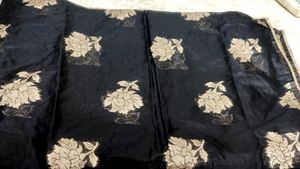 Black Dupatta With Big Flowers Butta On It &amp; Gota