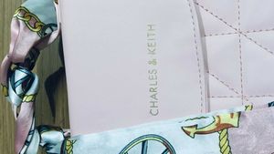 Chic Pink &amp; Stylish Black Handbags combo