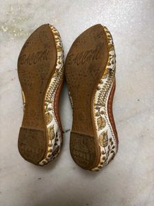 Kid's Premium Zari Traditional Handcrafted Juttis
