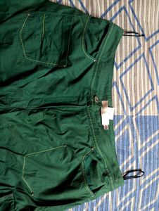 Stylish Pure Cotton Bottle Green Cargo Jorts 💚