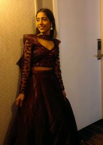 Wine lehnga