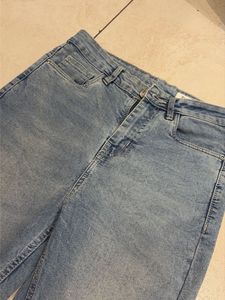 Light Wash Flared Jeans y2k