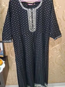 Elegant Black &amp; White Kurta