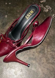 Burgundy Bow Heeled Mules🎀